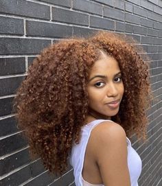 4a Natural Hair, Dyed Curly Hair, 3c Hair, Hairstyles Indian, Blowing In The Wind, Dyed Natural Hair, Natural Hair Beauty, Curly Hair Inspiration, Natural Hair Inspiration