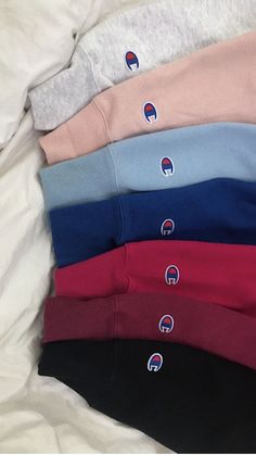 champion Shirt Over Hoodie, Champion Clothing, Teenage Outfits, New Street Style, Cute Lazy Outfits, Lazy Outfits, Cute Comfy Outfits