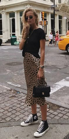 Marie Von Behrens, Outfit Converse, Áo Blu, Leopard Skirt, Outfits With Converse, Inspired Outfits, Date Outfits