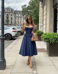 Money Dress, Classy Dress Outfits, Classy Dress, Elegant Outfit, Chic Dress, Old Money, Elegant Woman