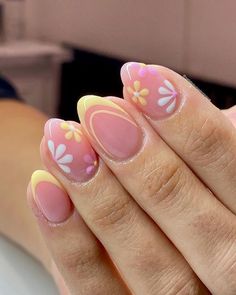 Aesthetic Summer Nail Ideas, Nail Inspo Colourful, Cute Luminary Nails, Nails Gel X Designs, Cute Short Nails Ideas Summer, Fun Cute Nails, Nail Designs Flowers Simple, Flower Designs On Nails, Back To School Nails For Teachers