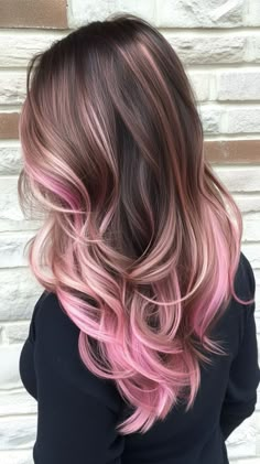 Идеи для окрашивания волос с натуральным эффектом Rose Gold And Pink Hair, Black Hair With Light Pink Highlights, Dark Hair Pink Highlights, Brown Hair With Pink Ends, Brown Hair With Pink Tips, Light Pink Highlights In Brown Hair, Brunette With Pink Highlights, Brown Hair With Colored Highlights Fun, Pink Hair Underneath