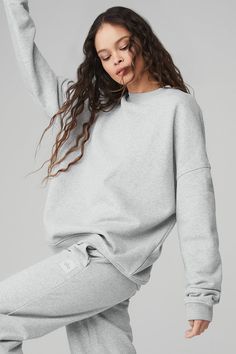 Renown Heavy Weight Crew Neck Pullover - Athletic Heather Grey | Alo Yoga Alo Yoga Tops With Ribbed Cuffs For Loungewear, Alo Yoga Relaxed Fit Sweatshirt For Fall, Casual Relaxed Fit Sweater By Alo Yoga, Alo Yoga Sweatshirt With Ribbed Cuffs And Crew Neck, Alo Yoga Winter Crew Neck Sweatshirt, Cozy Alo Yoga Sweatshirt With Ribbed Cuffs, Oversized Alo Yoga Sweater For Loungewear, Alo Yoga Sweater For Fall Loungewear, Alo Yoga Fall Sweatshirt For Loungewear