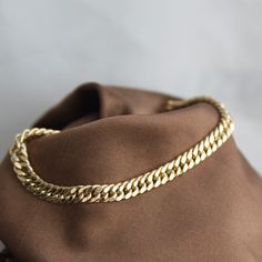 14k Gold Cuban Link 6mm Chain Bracelet Gold Curb Chain Bracelet Cuban Chain Bracelet Layering Chain Christmas Jewelry Gift Women Man ▶ 𝙋𝙍𝙊𝘿𝙐𝘾𝙏 𝙁𝙀𝘼𝙏𝙐𝙍𝙀𝙎 * 14k Gold Bracelet * Bracelet is empty inside. * Chain Bracelet Width: 6 mm (0.23 in) * Chain Color: Yellow Gold ❤️ If you want to be a shining woman at all times, you should choose lizdor jewelry. While designing our products, we wanted them to be bright, shiny and stylish. You will always be one step ahead with the design and sp Elegant Gold Cuban Link Chain Bracelet, Luxury Bracelets With Chunky Cuban Link Chain, Elegant Bracelet With Chunky Cuban Link Chain, Elegant Gold Chain Cuban Link Bracelet As Gift, Gift Cuban Link Chunky Chain Bracelet, Elegant Chunky Cuban Link Chain Bracelet, Elegant Cuban Link Bracelet For Gift, Luxury 14k Gold Cuban Link Chain Bracelet, Elegant Cuban Link Bracelet Gift