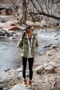 Hiking Date Outfit, Winter Camping Outfits, Wander Outfit, Trekking Outfit, Cute Hiking Outfit, Outfit Date, Look Boho Chic, Hiking Outfit Fall, Walking Outfits