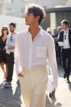 The Sartorialist Shirt Outfit Men, Allen Walker, Mens Fashion Smart, Bermuda Jeans, Savile Row, 2019 Fashion