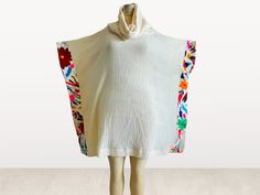 Casual White Cotton Poncho, White Cotton Poncho For Vacation, Traditional White Poncho One Size, White Long Sleeve Summer Poncho, White One-size Traditional Poncho, Traditional Multicolor Poncho With Floral Embroidery, Otomi Scarf, Otomi Print, Mexican Otomi Pattern