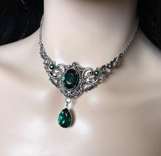 Choker: This elegantly ornate necklace is made with antique silver tone centerpieces, featuring lavish baroque details. Its mesmerizing design is accented with dazzling emerald green glass crystals/jewels. Decorated portion is 4" wide and 2 1/2" tall in the very center.  Necklace length is adjustable 14"-17" with soldered stainless steel cable chain, lobster clasp and extender.If you would like a different length, please send us a message.Earrings: These dainty and elegantly ornate earrings are Goth Victorian Wedding, Arte Game, Gothic Antique, Raw Carnelian, Collar Verde, Ornate Necklace, Goth Victorian, Victorian Accessories, Metal Choker