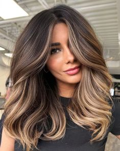 Brown Hair with Cool and Warm Highlights Hairstyles Color Ideas 2023, Dark To Light Hair Color Ideas, Brown Hair With Highlights Root Melt, Brown Hair Bayalage Ideas, Over 40 Hairstyles 2023, Smoky Brown Balayage, Hair Colour For Layered Hair, Level 5 Hair Color Balayage, Low Light For Dark Brown Hair