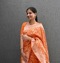 Saree Wedding Guest, Silk Saree Look, Traditional Shoot, Marriage Saree, Pattu Sarees Wedding, Engagement Event, Silk Anarkali Suits, Langa Voni