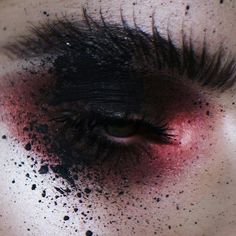 Demon Makeup, Face Glitter, Alt Makeup, Avant Garde Makeup, Magical Makeup, Cool Makeup Looks, Gothic Makeup