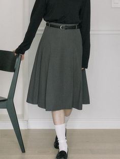 Composition : [Clothes] Rayon 64% Cotton 36% [belt] Polyurethane 100%Color : Grey_1(S),Grey_2(M)Country of Origin : KOREA Fall Workwear Belted Pleated Skirt, Belted Skirt For Office In Spring, Solid Color Belted Skirt For Work, Workwear Pleated Skirt, Casual Belted Pleated Skirt For Work, Classic Belted Office Skirt, Gray Skirt For Work, Gray Pleated Skirt For Work, Gray Office Skirt For Spring