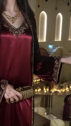 Arabic Dress Traditional, Red Abaya, Arab Dress, Desi Dress, Desi Love, Desi Wedding Dresses, Eid Outfit, Pakistani Fancy Dresses, Modest Fits