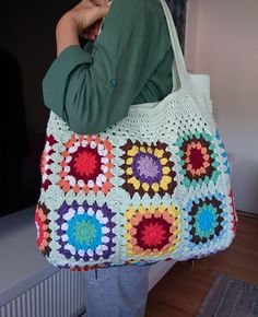 Bohemian Crochet Bag With Granny Square For Shopping, Handheld Crochet Bags For Daily Use, Square Crochet Bags For Market, Everyday Crochet Handheld Bag, Beige Granny Square Bag For Everyday Use, Beige Granny Square Bag For Daily Use, Square Crochet Bags For The Market, Rectangular Crochet Shoulder Bag For Market, Rectangular Granny Square Beach Bag For Daily Use