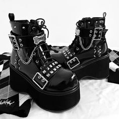 Emo Shoes, Shoes Gothic, Punk Belt, Platform Shoes Boots, Grunge Shoes, Platform Boots Chunky, Dr Shoes, Buy Boots, Cosplay Boots