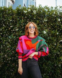 Sweaters Outfit, Abstract Scarf, Maximalist Fashion, Bright Sweater, Scarf Sweater, Multicolor Sweater, Color Blocking Outfits, Mum Fashion, Unique Sweaters