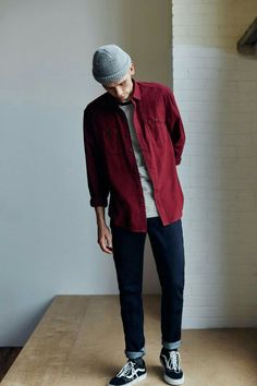 Hipster Mens Fashion, Mens Fashion Urban, Grunge Look, Men Street, Men Fashion Casual Outfits, Streetwear Men Outfits, Red Shirt, Casual Street Style, Men Looks