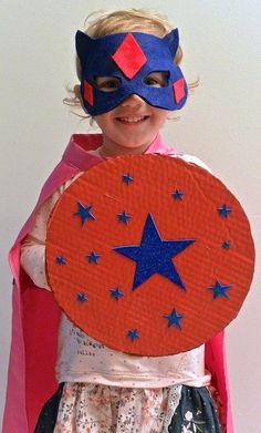 Diy Superhero Shield, Superhero Shield Craft, Captain America Shield Cake, Shield Craft, Superhero Event, Superhero Diy, Superhero Games, Superhero Party Ideas, Superhero Shield