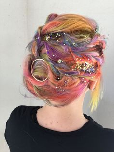 Butterfly Hair Ideas: Whimsical Colors for Fluttery and Colorful Hairstyles Two Tone Hair, Colorful Hairstyles, Mens Digital Watches, Hair Roots, Pulp Riot, Boring Hair, Unique Women, Hair Creations, Hair Affair