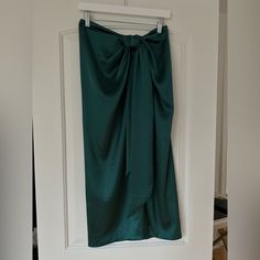 Brand: Zara Size: Medium Color: Green/Blue Condition: Brand New Worn Once Material: Silk Elegant Green Zara Skirt, Zara Skirts, Women Skirts Midi, Midi Skirt, Blue Green, Womens Skirt, Zara, Satin, Size Medium