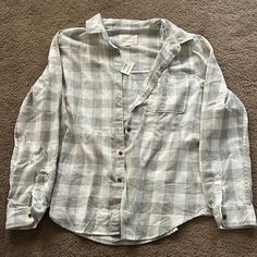 Women’s Flannel Shirt Aeropostale Size Xl Light Gray And White Grey And White Flannel Outfit, White Cotton Flannel Shirt For Spring, Casual White Cotton Flannel Shirt, White Casual Flannel Shirt For Spring, Casual White Flannel Shirt For Fall, White Button-up Flannel Shirt For Spring, White Cotton Long Sleeve Flannel Shirt, White Relaxed Fit Cotton Flannel Shirt, Spring White Button-up Flannel Shirt