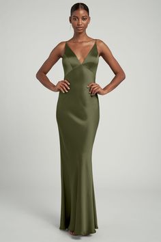 Eloise olive 1 Olive Green Formal Dress, Olive Green Bridesmaid Dresses, Uzun Boy, Jenny Yoo Bridesmaid, Basic Girl, Dark Dress, Long Blue Dress, Bias Cut Skirt, Green Gown