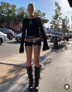 Thrift Street Style, Chic Rave Outfits, Nyc High Fashion, Amsterdam Clubbing Outfit, Coachella Street Style, Rocky Brown Distressed Boots Outfits, Effortless Edgy Style, Cowgirl Clubbing Outfits, Breakaway Music Festival Outfits