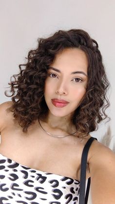 Corte Chanel de bico em cabelo cacheado Curly Routine, Natural Bob, Curl Hair, Curly Girl