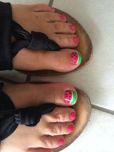 Watermelon toes | Nail art | Pinterest | Toe and Watermelon Watermelon Toes, Neon Toe Nails, Toe Nail Design, Strawberry Nail Art, Pink Toe Nails, Toenail Designs Summer, Summer Toes