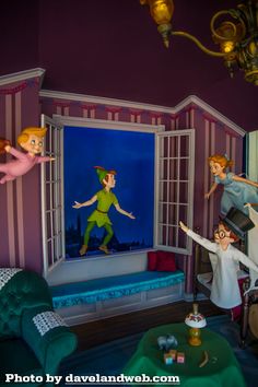 Peter Pan Window, Peter Pan Jr Set Design, Peter Pan Play Set Design, Peter Pan Scenes, Peter Pan London Skyline, Wendy Peter Pan, Disney Parade, Disney Room Decor, Walt Disney Imagineering