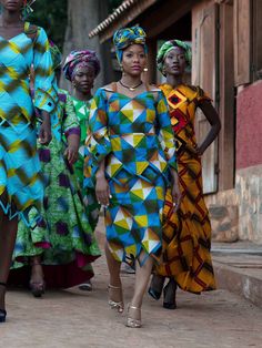 Un fascinant tableau : les modèles qui ont participé à notre campagne | Histoires de la mode africaine Hebrew Clothing, Goddess Fashion, African Chic, Vintage Black Glamour, Inspirational Photos