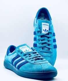 Football Casual Clothing, Adidas Girl, Pretty Shoes Sneakers, Shoes Outfit Fashion, Fresh Shoes, Swag Shoes, Sneaker Heels, Pretty Shoes, Dream Shoes