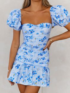 Puff sleeve printing dress Patterned Hoco Dress, Hoco Dresses With Sleeves, Cloud Dress, Blue Floral Mini Dress, Hoco Ideas, Semi Dresses, Laundry Guide, Dainty Style, Hoco Dress