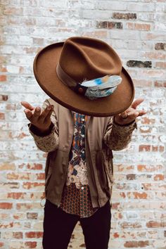 Fedora Hat Men Outfits, Hat Men Outfit, Gents Hats, Mens Dress Hats, Wool Hat Men, Classy Hats, Man Outfit, Mens Hats Fashion, Fedora Hat Men