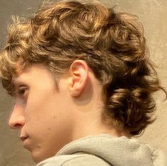 Cool Mens Haircuts Curly Hair, Snail Trail Men, White Boy Mullet, Wavy Mullet Hair Men, Subtle Mullet Men, Soft Mullet Men, Queer Mullet, Male Haircuts Curly