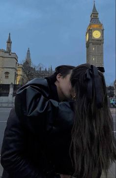 Aesthetic couple love Avery Grambs, Danielle Brown, Ava Chen, Alex Volkov, London Couple, Dream Relationship, Twisted Love, London Aesthetic, Twisted Series