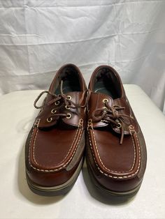 Thom McCann boat shoe\loafer Poron 4000. Brown. R9. These are very nice looking shoes.  They would look great if you are dressing up for work, or just going out for the night. Thank you for looking at our listings. We will combine shipping when possible. We will send this either by USPS or FED EX.  Whichever is the cheapest way.  If there is shipping over payment, we will refund you the difference. Feedback is appreciated. If you have any problems, please contact us before leaving feedback.  We Casual Brown Loafers For Boating, Brown Low-top Boat Shoes, Brown Round Toe Moccasins For Boating, Boat Shoe, Sperrys, Loafer Shoes, Just Go, Boat Shoes, Looks Great