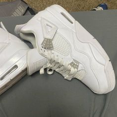 Jordan Brand Size 10 Men Off White 4, Jordan 4 White, Jordan White, Pretty Shoes Sneakers, Jordans For Men, Pretty Shoes, Jordan Shoes, Mens Shoes Sneakers, White Color