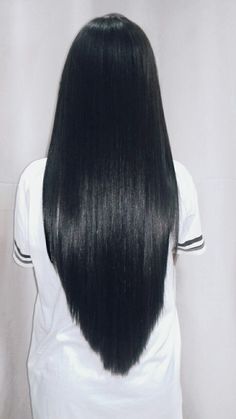 Projeto Rapunzel em fase de andamento. V Cut Hair, Straight Hair Ideas, Healthy Hair Goals, Balayage Hair Ideas, Balayage Straight Hair, Balayage Straight, Long Hair Goals, Natural Straight Hair, Jet Black Hair