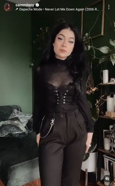 Dark Beauty Fashion, Clubbing Outfit, Goth Outfit Ideas, Mum Fashion, Instagram Outfits