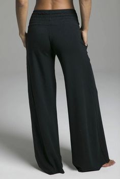 Whether you're on your way to the studio or on your way to brunch, the KiraGrace Cozy Boho Pant will keep you stylish and comfortable anywhere you go. Made of a buttery soft fabric made of French Terry & Organic Cotton, this pant offers comfort and understated style. A wide high-rise waistband (worn low on the hip), with two front pockets, and a relaxed fit give this pant the perfect blend of comfort and style.      Get the Deets:    Relaxed fit.  Medium-low rise waistban Boho Yoga Pants, Yoga Bottoms, Wide Leg Yoga Pants, Black Flare Pants, Yoga Dress, Boho Yoga, Cozy Boho, Tall Pants, Boho Pants