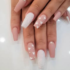 Matte nails are still extremely popular. To pull off one of the hottest nail trends, check out the photo gallery we have prepared for you. Here you will find the ideas to match any occasion and taste. Spring Acrylic Nails, Modern Nails, Cute Acrylic Nail Designs, Long Acrylic, Disney Nails, Acrylic Nails Coffin Short