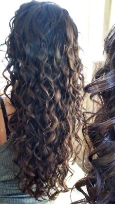 Curly Long Hair Aesthetic, Curly Hair Aesthetic Girl, Long Curly Hair Aesthetic, Curly Hair Girl Aesthetic, Curls Aesthetic, Healthy Curls, Wavy Hairstyle