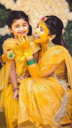 Top Wedding Trends, Desi Bride, Bride Photoshoot, Indian Wedding Photography Poses, Wedding Photography Bride, Bridal Pictures