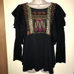 Free People Black Top. New With Tags. Embroidered Design Front With Ruffled Shoulder Design. Size S. Really Cute Top Free People Black, Cute Top, Shoulder Design, Embroidered Design, Black Top, Cute Tops, Free People Tops, Shoulder Top, Free People