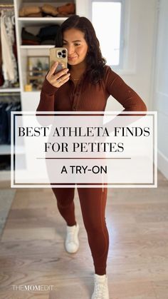 Athleta Pranayama Wrap Outfit, Petite Workout Outfits, Athleta Outfits For Work, Athleta Travel Outfit Ideas, Athleta Brooklyn Ankle Pant Outfit, Petite Athleisure Outfits, Street Style Petite, Athleta Jumpsuit