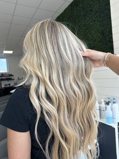 Blonde Tones Shades, Root Blonde Hair, Blonde Inspo Hair, Cool Toned Blonde Hair, Root Blonde, Hair Portfolio, Hair Goal, Summer Blonde Hair, Inspo Hair