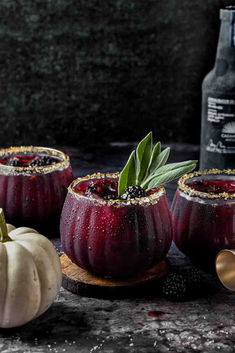 Blackberry Smash, Blackberry Margarita, Plats Healthy, Halloween Cocktails, Pomegranate Juice