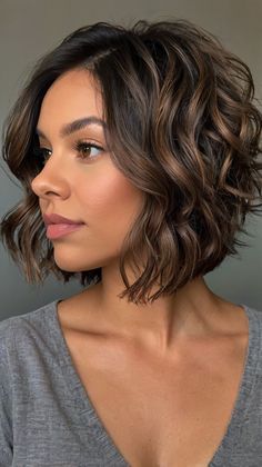 Style Your Look with Short Layered Mohawk Short Layered Haircuts 🌈 Haircuts For Naturally Curly Hair Medium, Short In Back Long In Front Hairstyles, Loose Perm Short Hair, Short Layered Haircuts For Women, Medium Shaggy Hairstyles, Layered Haircuts For Women, Stacked Haircuts, Bob Haircut Curly, Bob Hairstyles For Thick