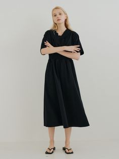 Editor's NotesIt's easy to dress the part in this year-round basic, whether you're off to work or on a weekend away. - V-neck, half sleeves- Lettuce edge detail on the neckline- Side pockets- Flare skirt line- Fitted waistlineMeasurements(in.)                                                                                                                                 - Size: One size(XS-M)- Lengh: 47.44in - Shoulder: 18.90in- Chest: 19.69in- Sleeve: 9.25in- M Relaxed Fit V-neck Dress For Work, Black Short Sleeve V-neck Dress For Work, Shirring Dress, Flare Skirt, Lettuce, Half Sleeves, Dress Black, Black Dress, V Neck